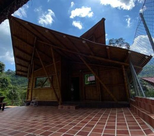 hermosa cabaÃ±a villa majo, cuenta con el espectacular rio santo domingo