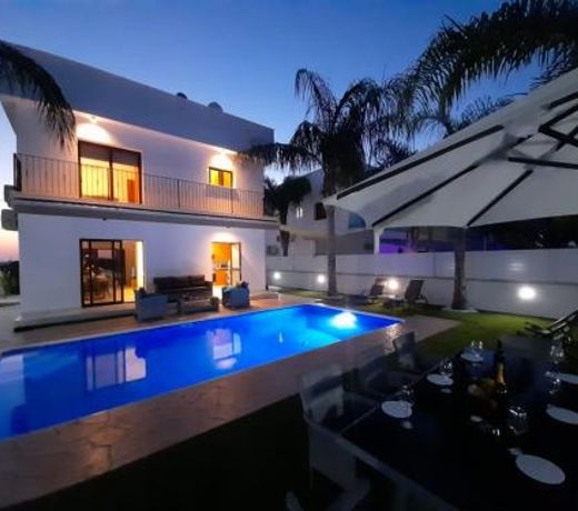 Valerian Palm Villas
