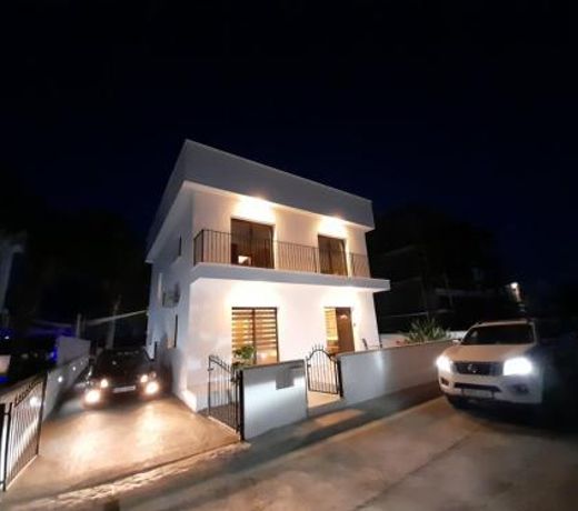 Valerian Palm Villas