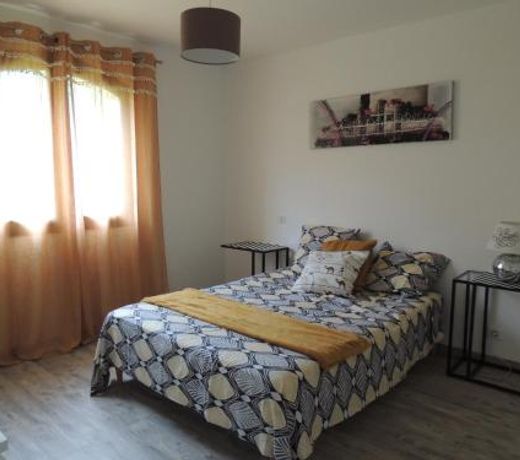 LES CHÃTAIGNIERS APPARTEMENT MEUBLE