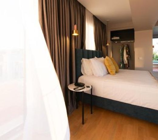 L'Avventura Athens