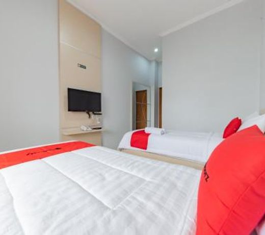 OYO 90498 Kandaga Guest House
