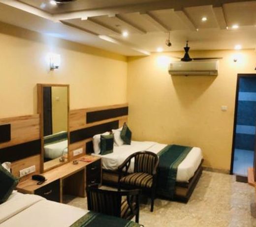 HOTEL AUGUSTO