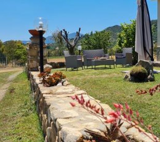 House Castiadas tra Mare e Montagna