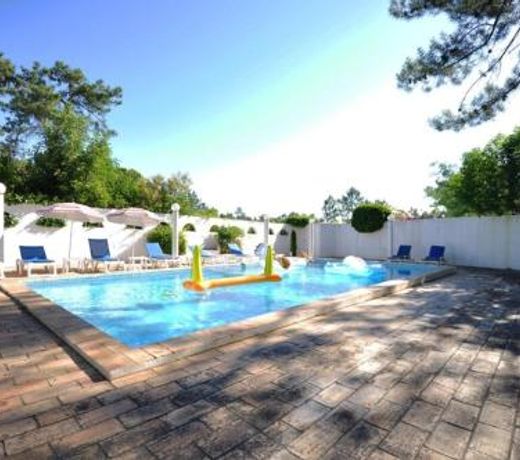 Fantastic vacation getaway, Private Tennis Court Golf Practice Facility