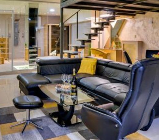 XSpa Apartment cryptocurrency pay available
