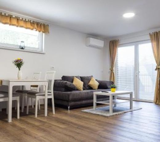 ININ APARTMENTS