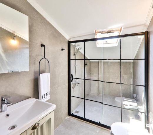 Luff Suites
