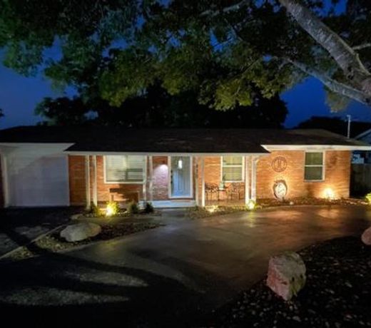 Momma's House on Landa DT 430