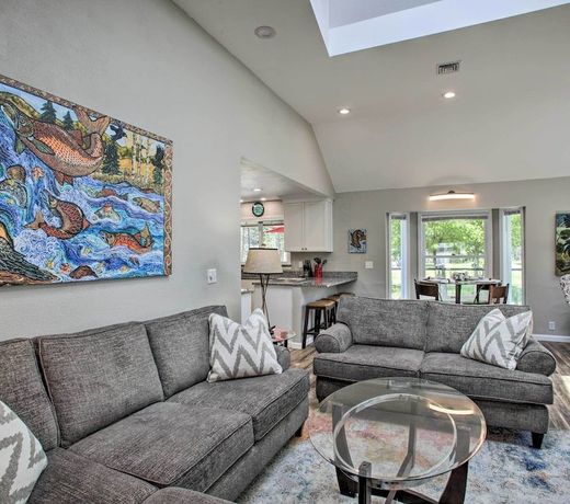 All-Seasons Chewelah Home Fish, Golf and Ski!