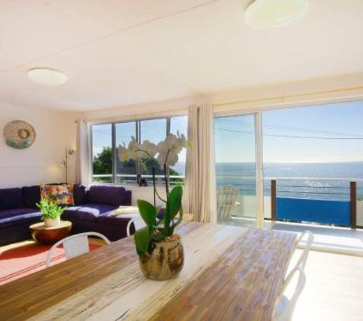 Surf Shack at Boat Beach