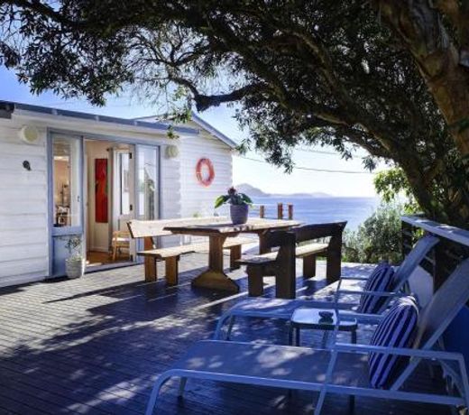Surf Shack at Boat Beach