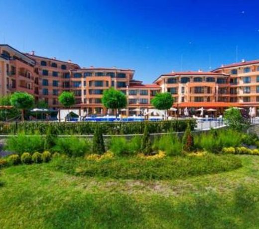 SUNNY Star Dreams CONDO w PRIME LOCATION, POOL, SEA VIEW