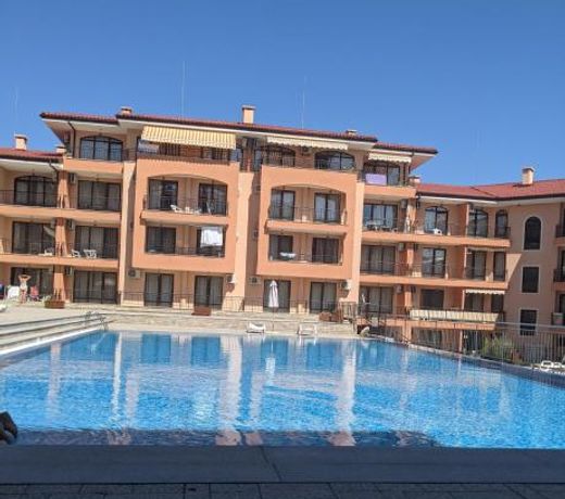 SUNNY Star Dreams CONDO w PRIME LOCATION, POOL, SEA VIEW