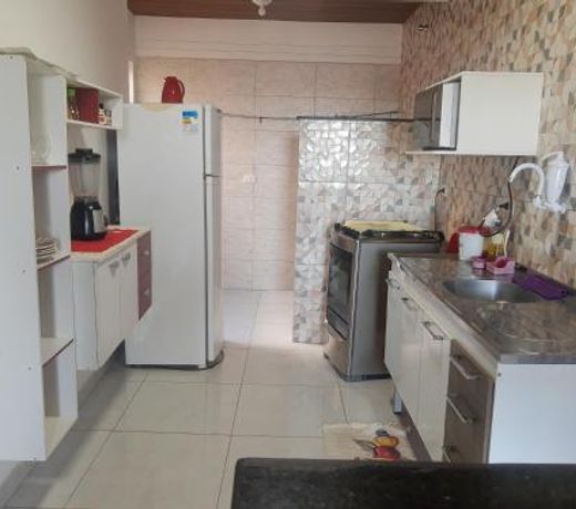 Apartamento com suíte, localizado na Avenida Silvio Silva, n 33, bairro Hernani Sa, Ilhéus - Ba, sem garagem