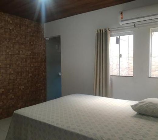 Apartamento com suíte, localizado na Avenida Silvio Silva, n 33, bairro Hernani Sa, Ilhéus - Ba, sem garagem