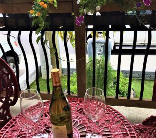 Ottawa Downtown Executive Apartment Retreat with Private Balcony near Bank Street - Sleep Max 2