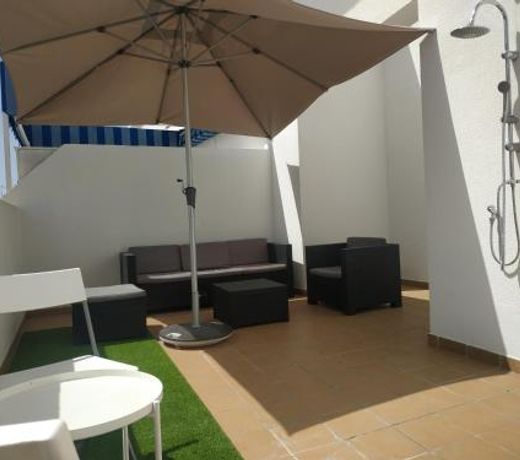 ÃTICO EN EL CENTRO, terraza 20 m2, garaje, Wi-Fi, AC