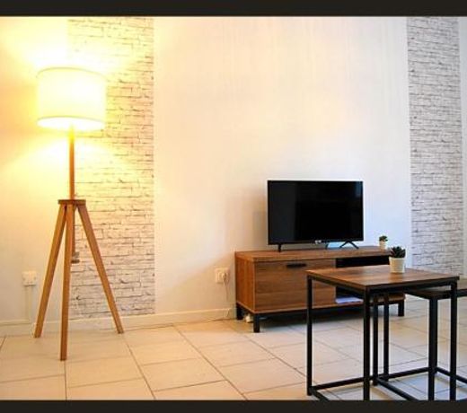 T2 en RDC style industriel en centre ville "Cottage de Moissac"