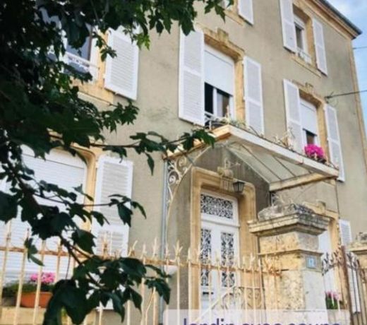 Rez dans maison de caractÃ¨re avec jardin et sauna
