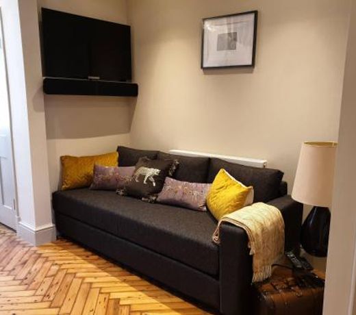 St Paul's Studios apartment