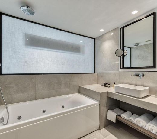 Bitzaro Boutique Hotel