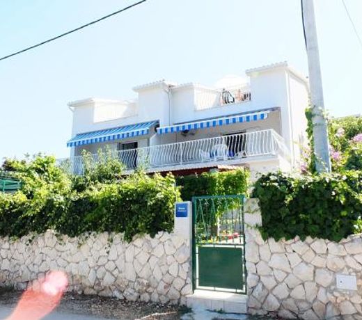 Apartments by the sea Vinisce, Trogir - 19014