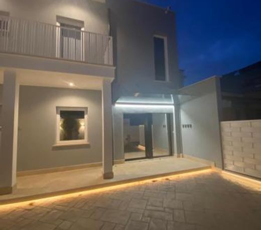 Grey House Bed & Breakfast
