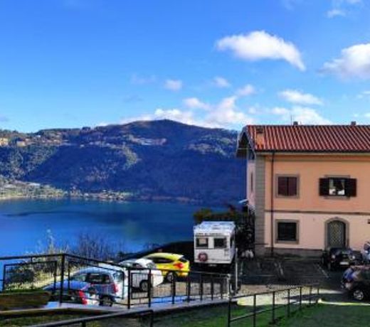 Vivere il Borgo sul lago