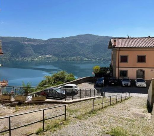 Vivere il Borgo sul lago