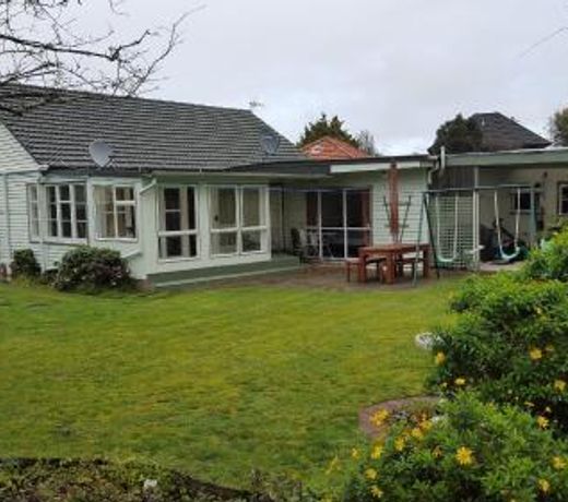 Hidden Gem and Entire Bungalow in Central hutt