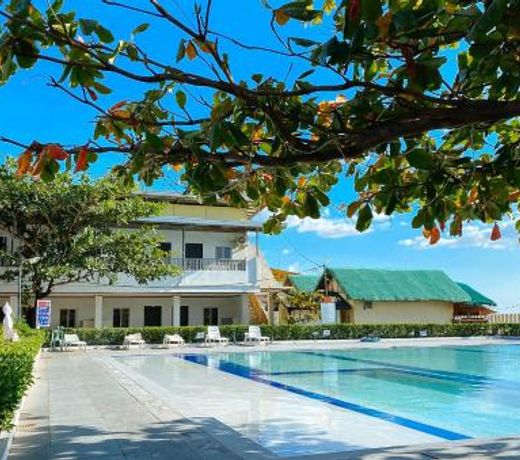 RedDoorz Plus @ Black Sand Beach Resort Bataan