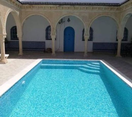 Maison typiques (houche) avec piscine