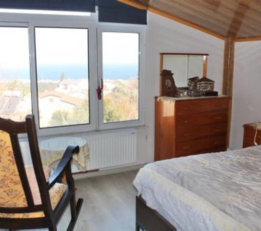 URLA da (Deniz Manzaralı, Bahçeli, Kaloriferli) Aylık Kiralık 4+2 Villa