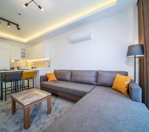 Midpoint Suites