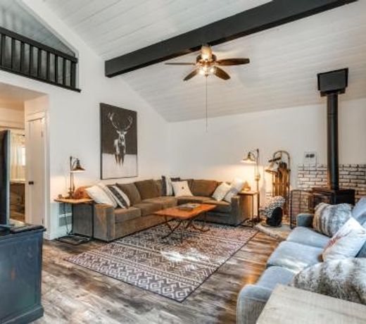 Chic and Modern Cabin Escape by Pinecrest Lake