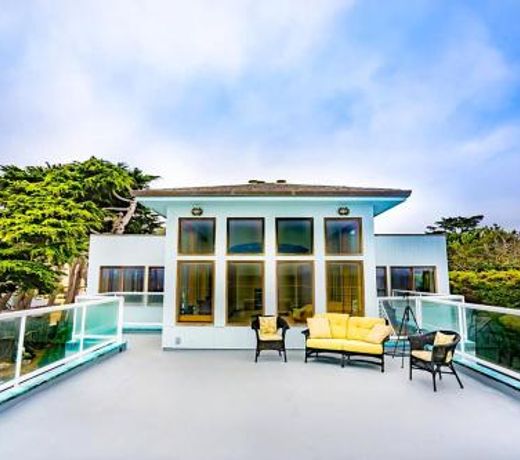 Luxury Beachfront Penthouse Walk to the Beach Restaurants Entertainment