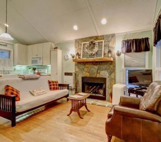 Linville River Cottage - steps away from the banks