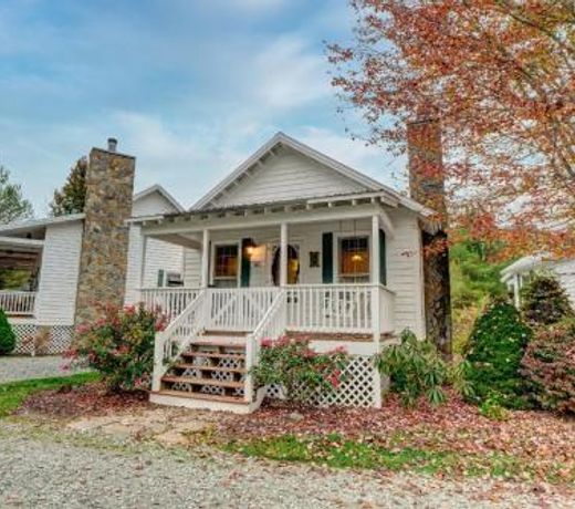 Linville River Cottage - steps away from the banks