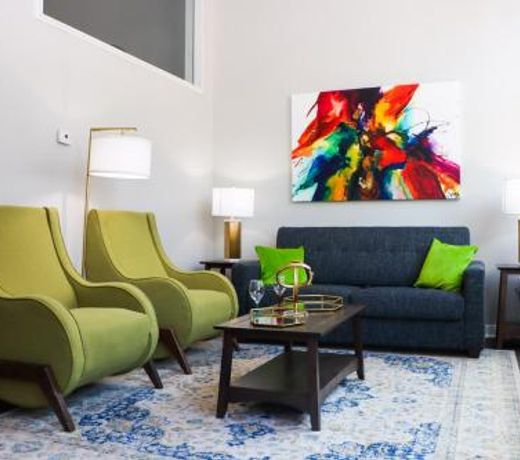 The Lodge,Pets Ok, WiFi, Near Hospital, KingBed, Monument Circle