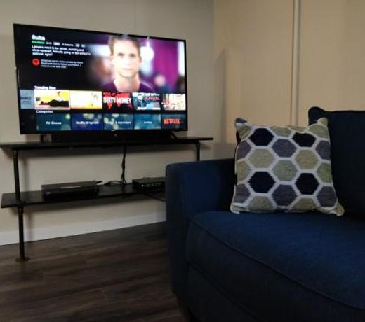 Comfortable, Private, 2 Bedroom Apartment.
