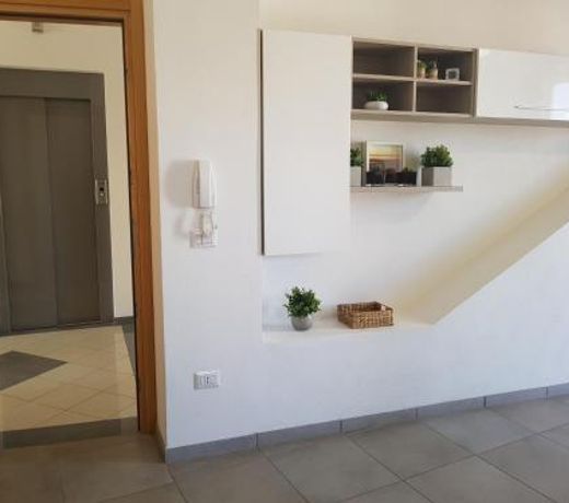 Giuly home two