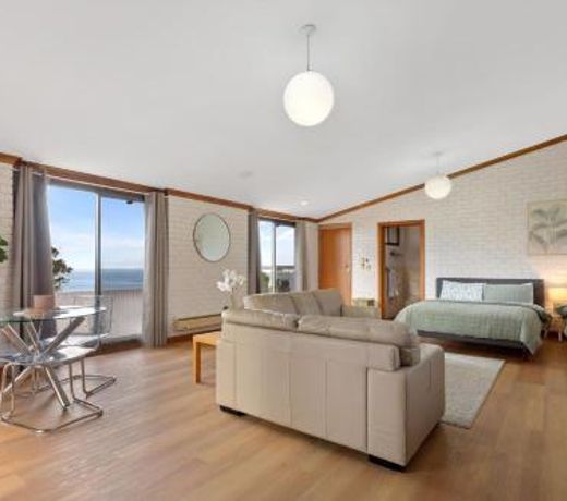 The Flaxman Studio - Panoramic Ocean Views