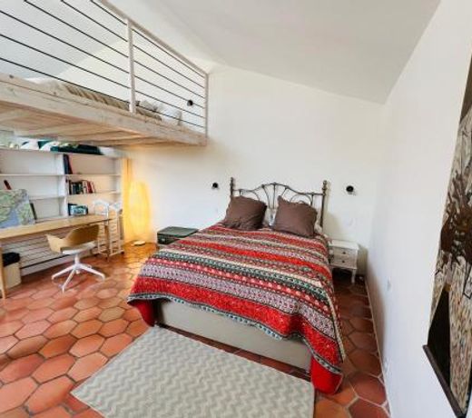 Penthouse Studio Privee Couple ou Famille- La Maison Searle Ã  Tourtour