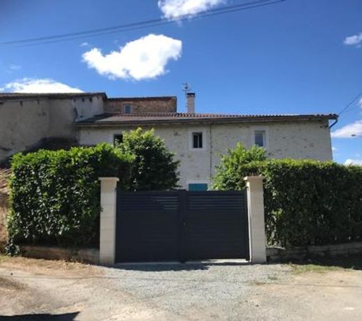 MAISON RESTAUREE 6 PERSONNES AU COEUR DU PERIGORD