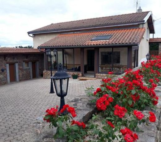 GÃ®te Saint-Victor-sur-Rhins, 3 piÃ¨ces, 6 personnes - FR-1-496-233