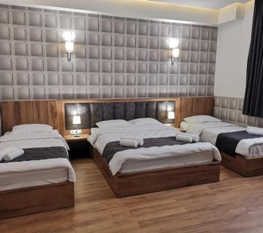 3 Rooms Hotel