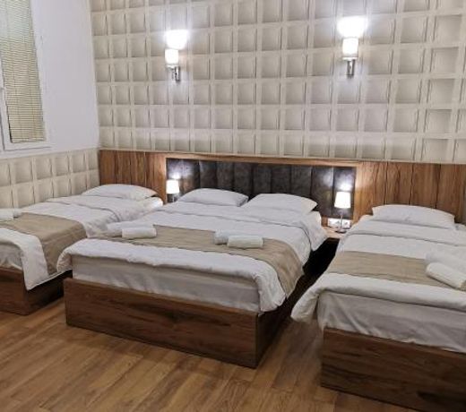 3 Rooms Hotel