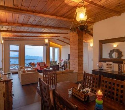 Hostie AJ's Retreat-3BHK Condo, Naldehra