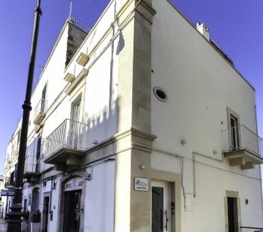 Ulivi Bianchi Luxury Home in Puglia